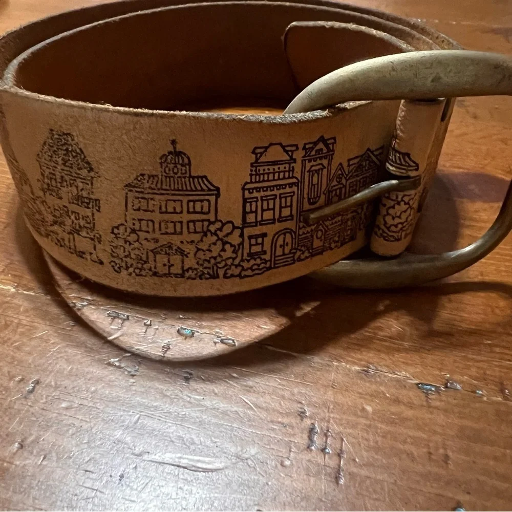 Leather men’s belt with brass hardware, tooled, size M 34-36, preowned